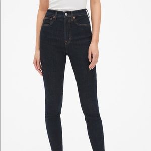 Gap 29R True Skinny Super High Rise Jeans.l